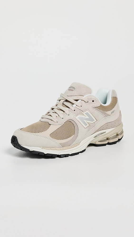 New Balance 2002R Sneakers – Running-Inspired Footwear