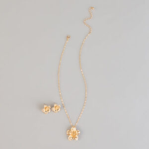 Windsor Bloom Mood Flower Necklace And Stud Earrings Set Bloom Mood Flower Necklace And Stud Earrings Set
