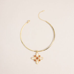 Windsor Chic And Sleek Cross Pendant Collar Necklace