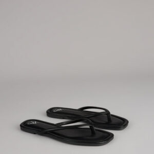 Windsor Goes With Everything Thong Sandals Goes With Everything Thong Sandals