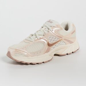 Nike Nike V5 RNR Sneakers Nike V5 RNR Sneakers