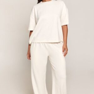 PrettyLittleThing Petite Cream Soft Touch Wide Leg Joggers Co-ord Petite Cream Soft Touch Wide Leg Joggers Co-ord