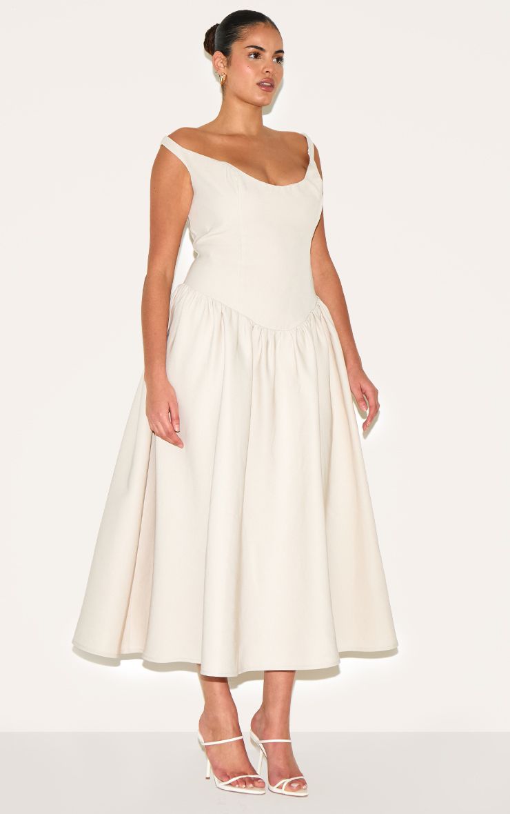 PrettyLittleThing Plus Cream Woven Dipped Bardot Ruched Midaxi Dress - Image 3