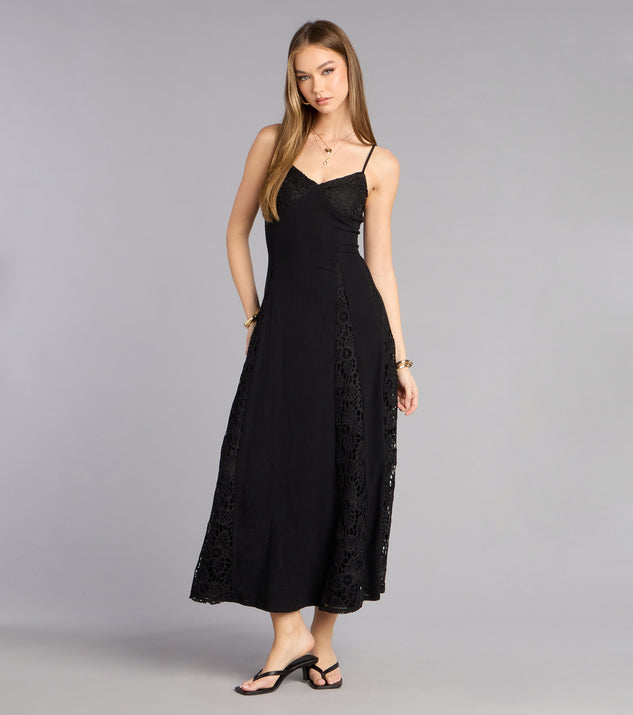 Windsor Soft Spoken Statement Linen V Neck Maxi Dress