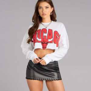 Windsor Ultra Game NBA Chicago Bulls Crop Sweatshirt Ultra Game NBA Chicago Bulls Crop Sweatshirt