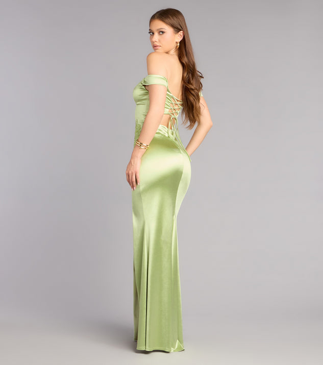 Windsor Stevie Off-The-Shoulder Formal Dress - Image 3